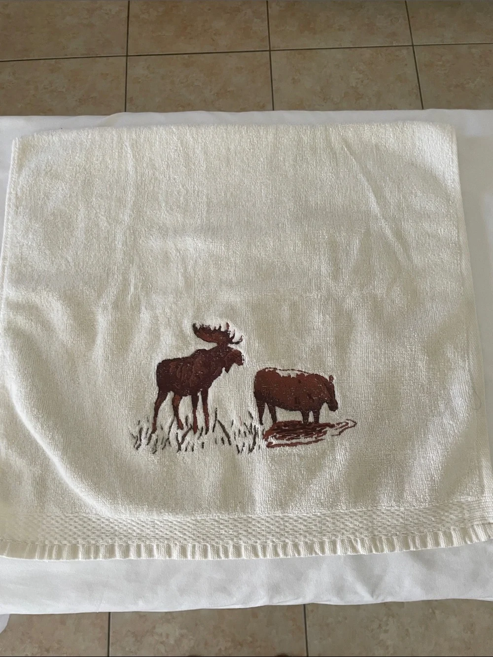Moose Embroidered Cream Bath Towel Set